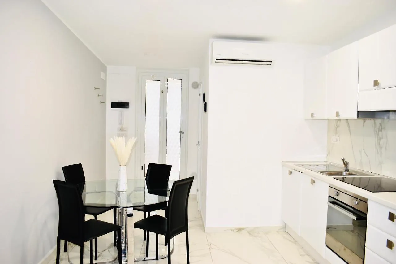 Appartamento Chic House Bari 0*,